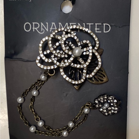Hildie & Jo Jewelry - Hildi & Jo Bling Silver and Brass Double Accessories/Brooch W/ Faux Pearls